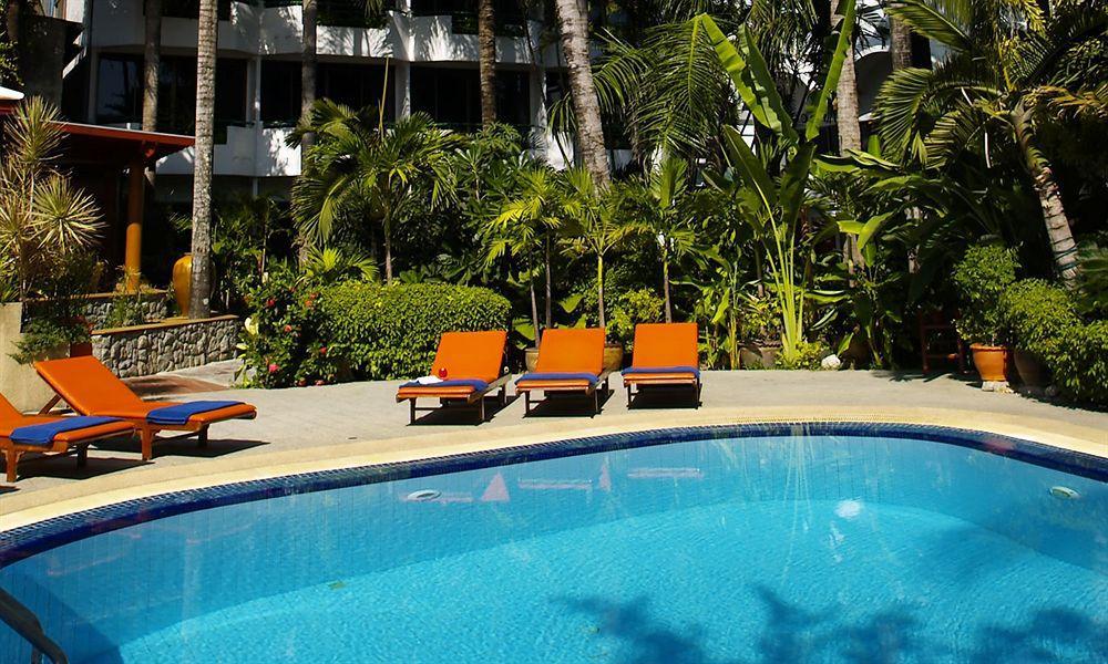 Safari Beach Hotel Patong Exterior foto
