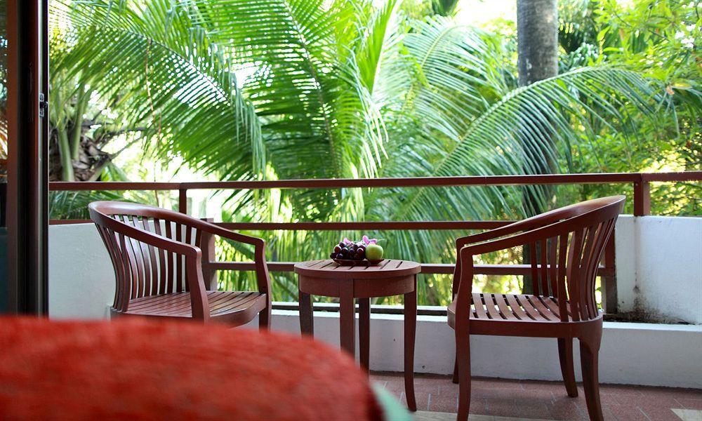 Safari Beach Hotel Patong Exterior foto