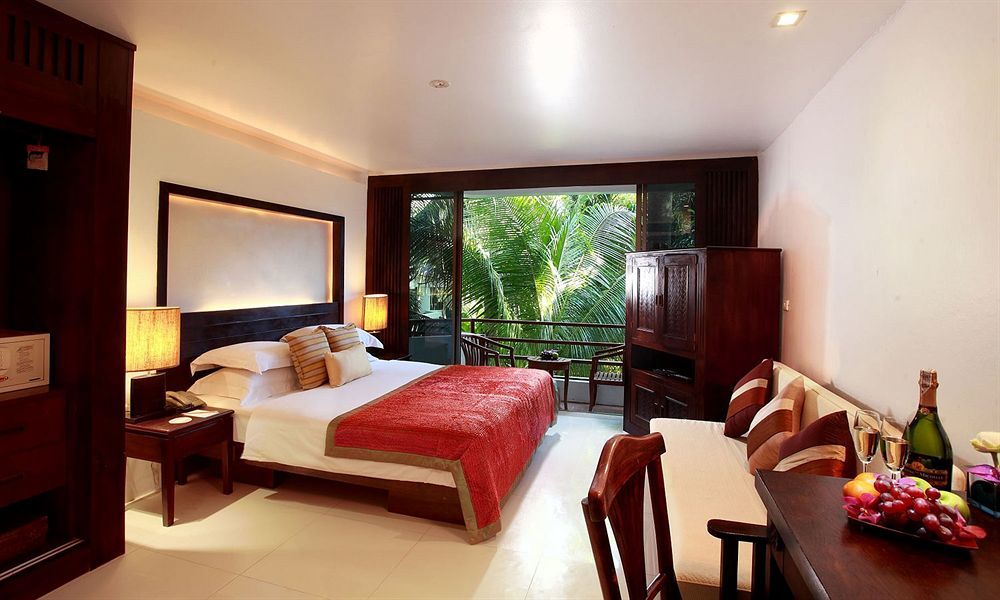 Safari Beach Hotel Patong Exterior foto