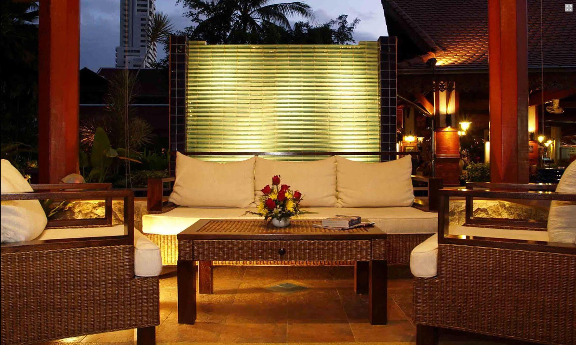 Safari Beach Hotel Patong Exterior foto